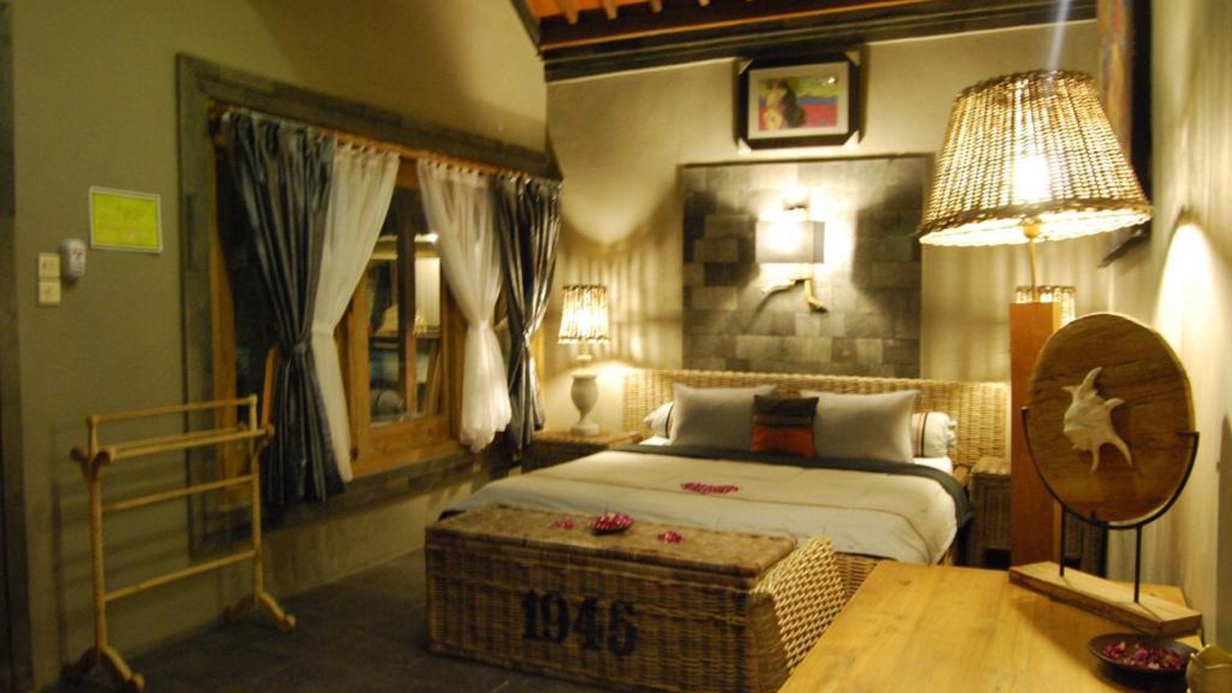 HOME STAY CANTIK DENGAN KONSEP TROPIS DI DAERAH KASIHAN, BANTUL