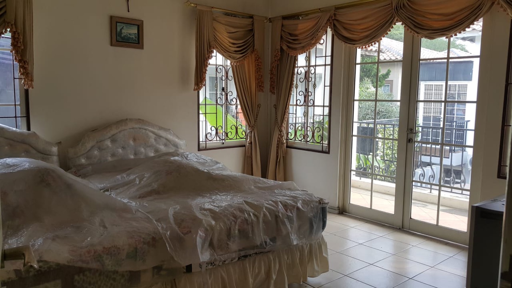 Disewakan Rumah Di Taman Imam Bonjol - JL. Halmahera - Lippo Karawaci