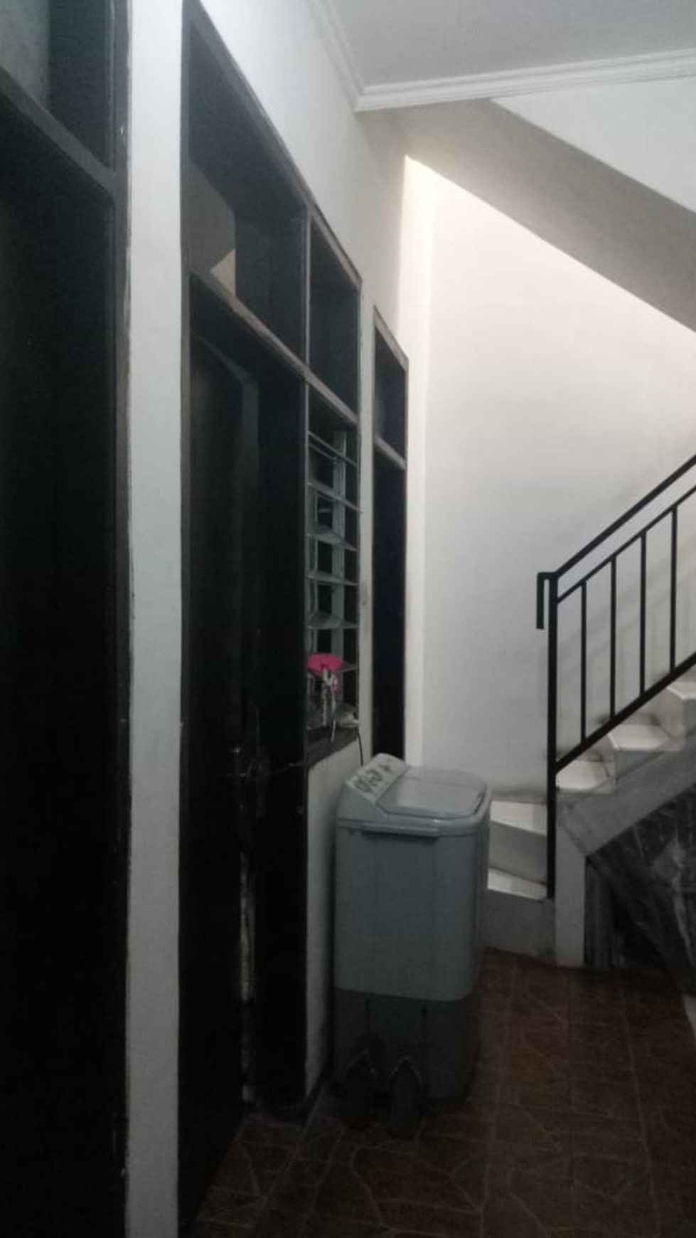 Disewakan rumah asri dan bagus di kemang bebas banjir bisa untuk kantor