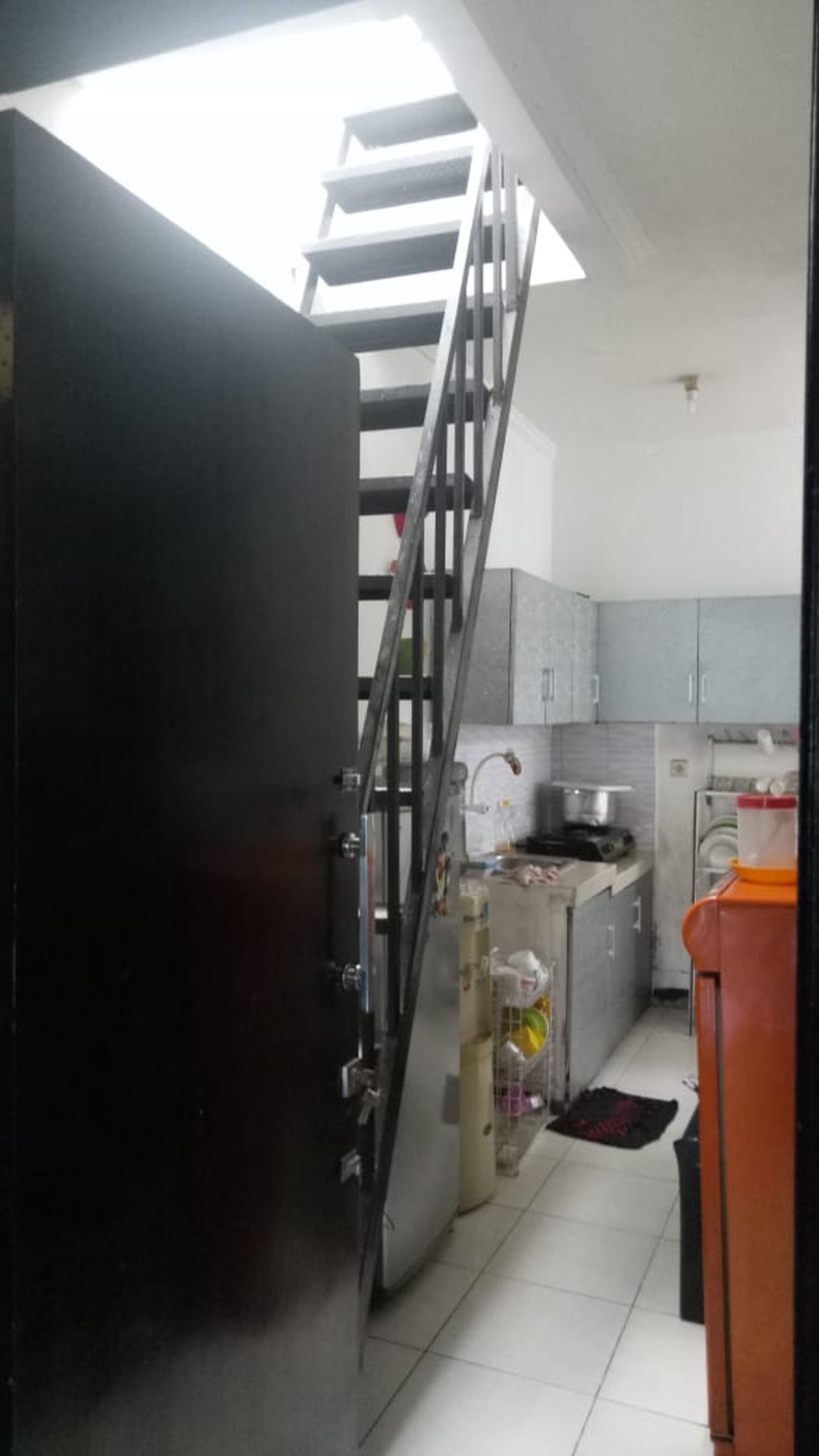 Disewakan rumah asri dan bagus di kemang bebas banjir bisa untuk kantor