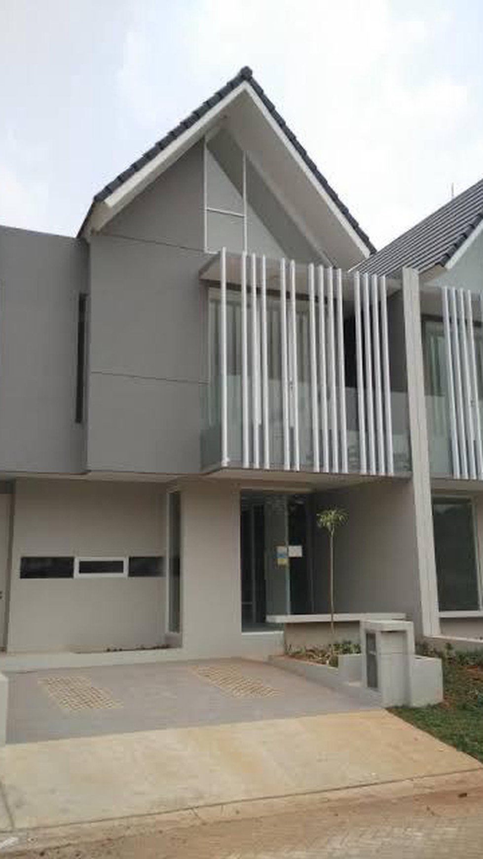 Rumah Siap Huni, Interior Nan Elegan, dan Hunian Nyaman @Discovery Eola, Bintaro