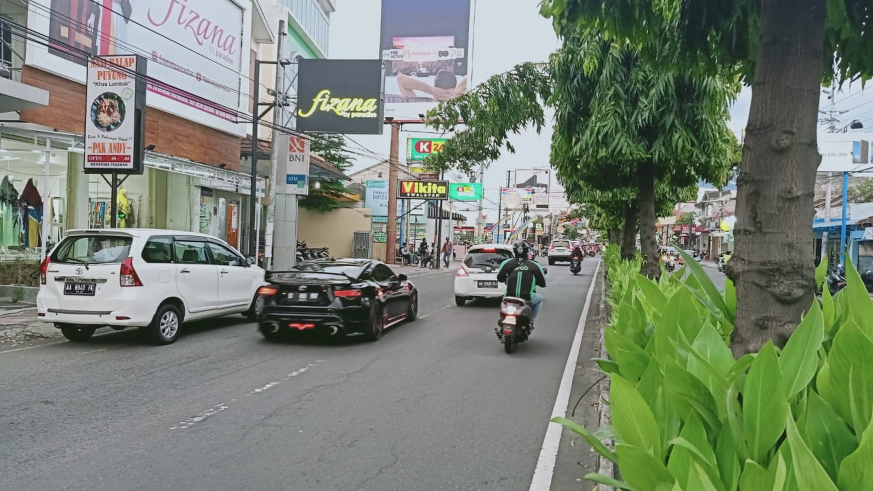 TANAH+BANGUNAN DIPUSAT KULINER, BISNIS, DEKAT UNY, UGM, SANATA DHARMA