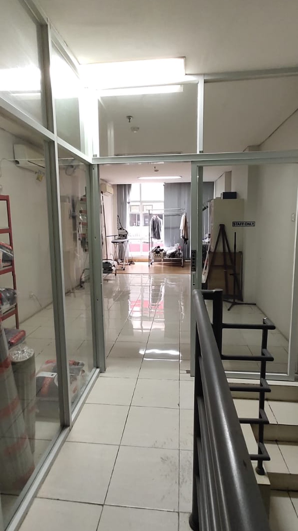 Ruko 2 lantai beserta usahanya di Jl. Margonda Raya