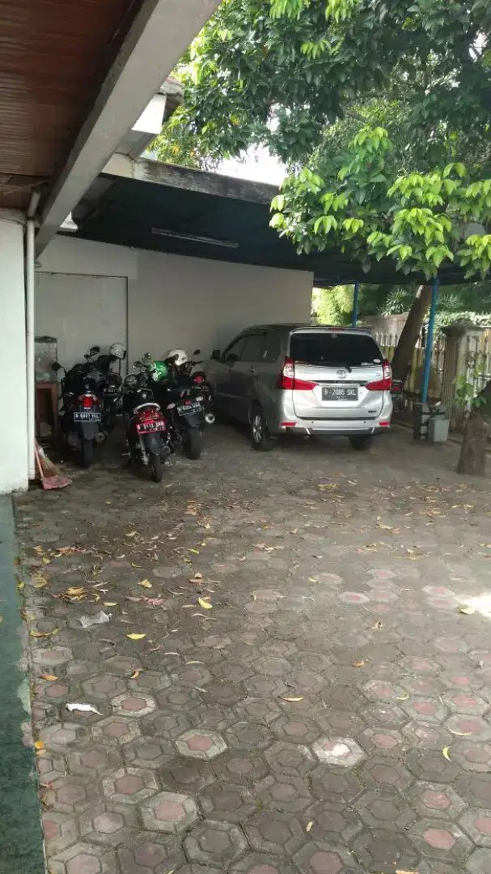 Rumah Hitung Tanah Di Cinere
