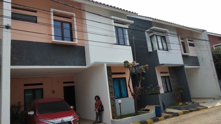 Rumah 2 Lantai di Perumahan Diamond Golden Cinere
