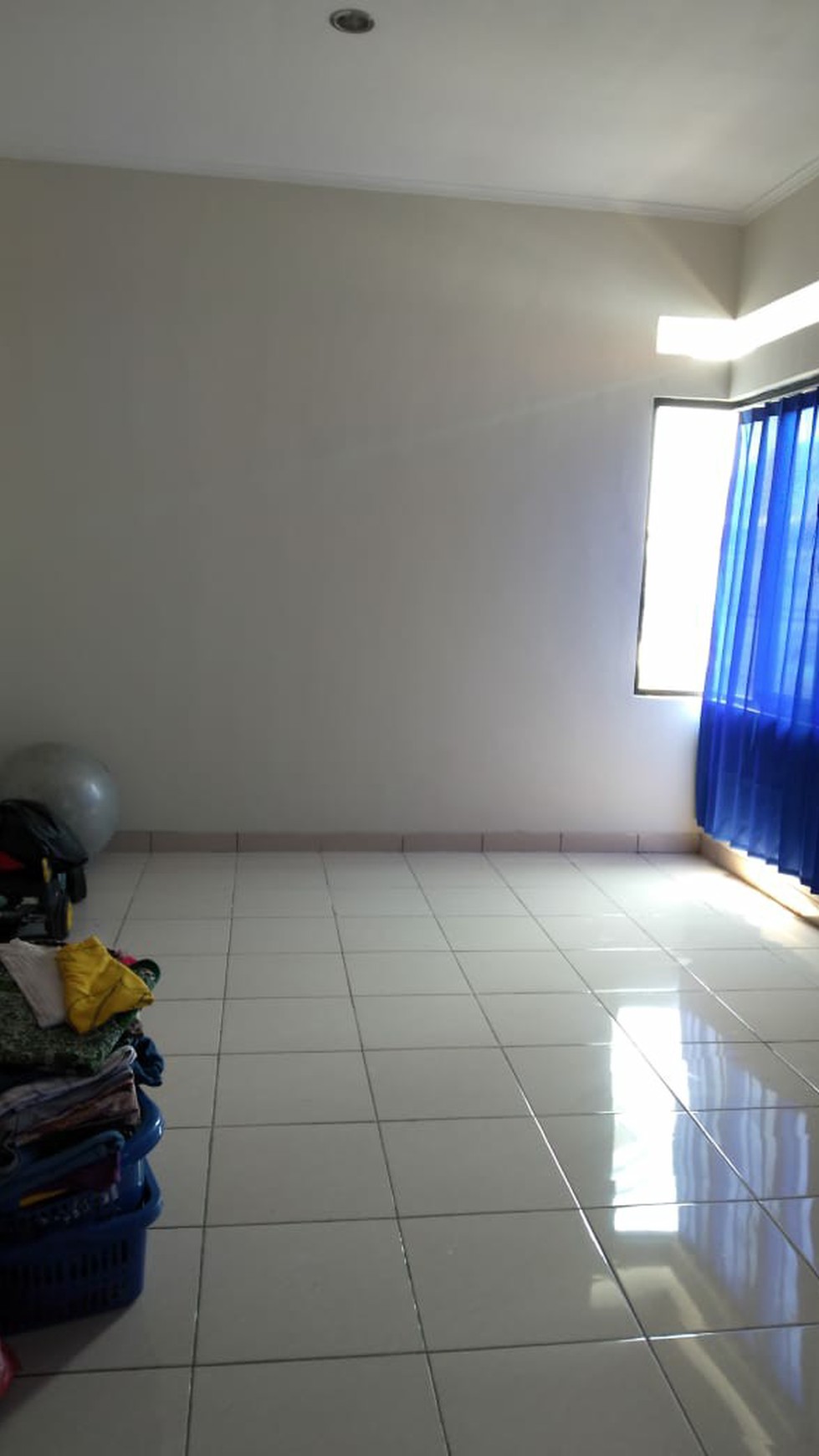 Rumah 2 Lantai di Perumahan Diamond Golden Cinere