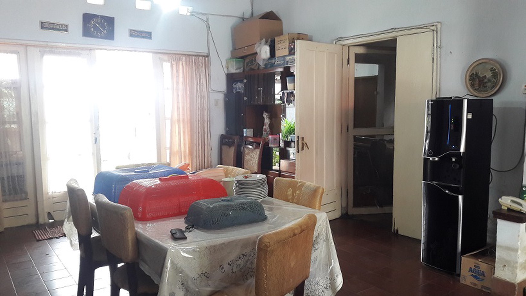 TURUN HARGA. RUMAH TUA DI JAKARTA PUSAT, HITUNG TANAH SAJA, ZONA CAMPURAN, HADAP SELATAN, SHM