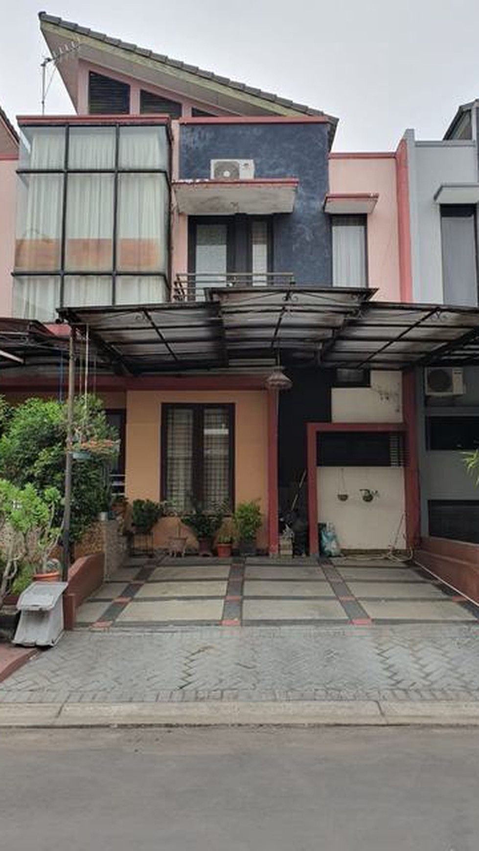 Dijual rumah asri, tengah kota dekat sekolah Al-Azhar dan Taman Kota 1, siap huni, Puspita Loka BSD City