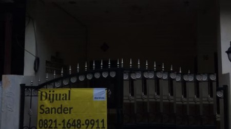 Rumah jalan babatan pilang 1.5 lantai