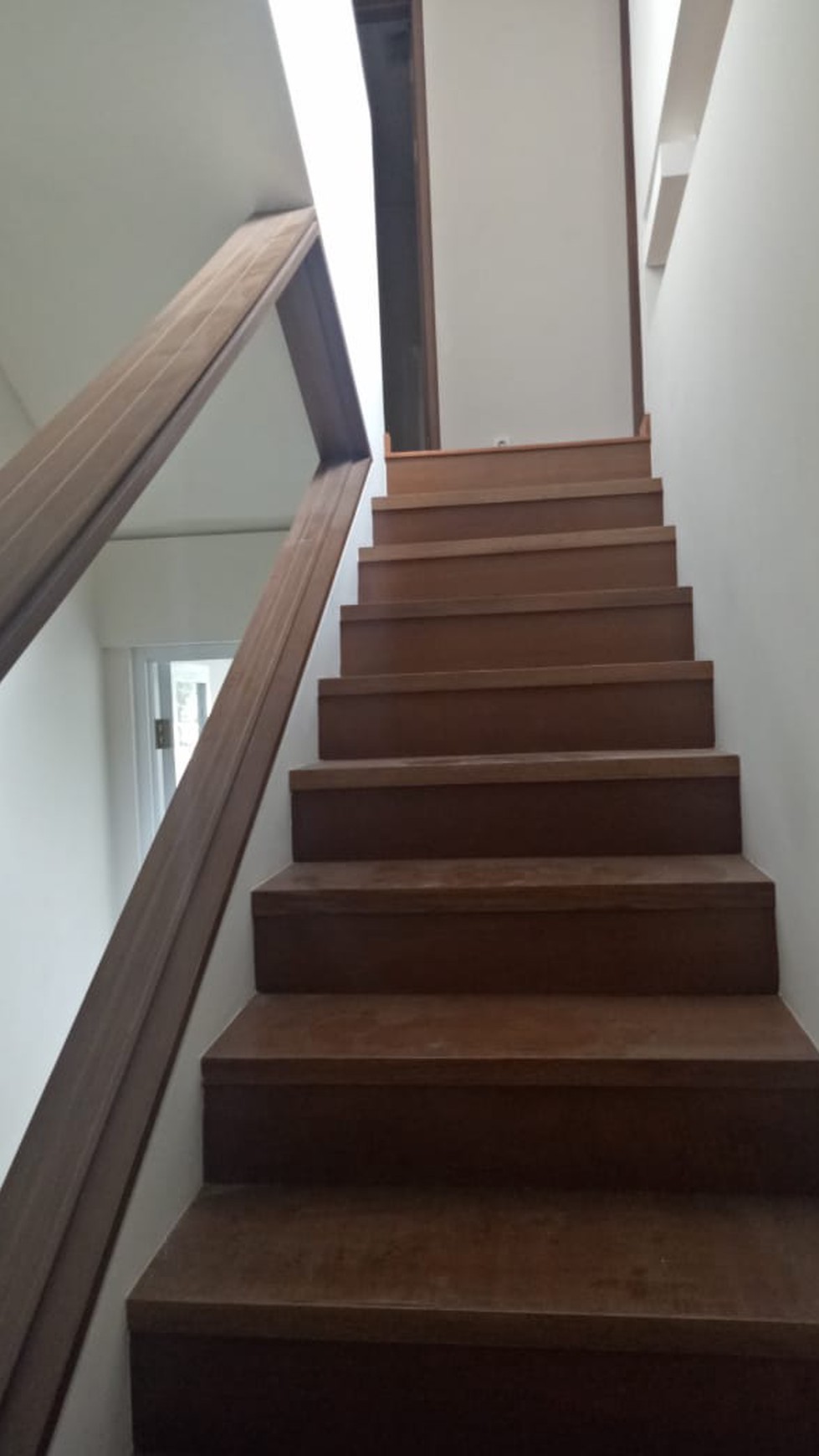 Hunian Nan Cantik di Cluster exclusive di Puri Bintaro Sektor 9