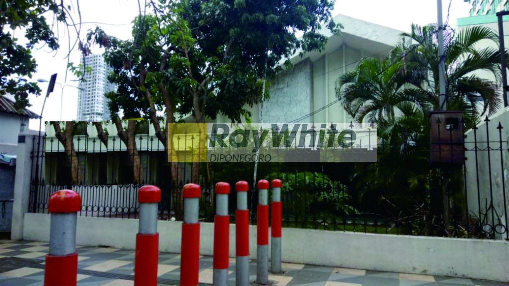 Rumah jalan mayjend sungkono SHM