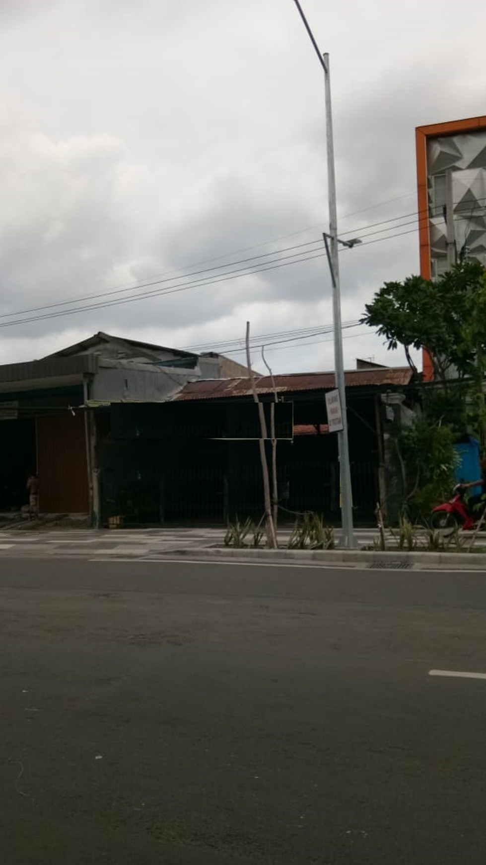 Rumah jalan Barata jaya