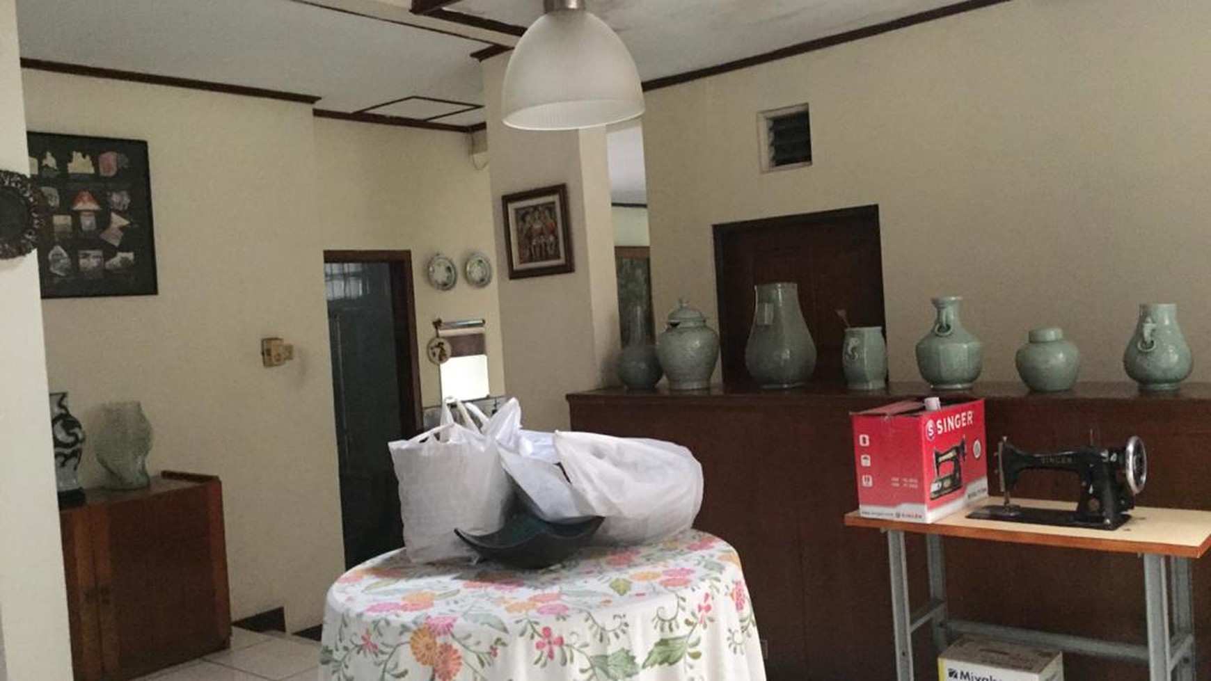 Rumah halaman luas,siap huni di Pesanggrahan jakasel