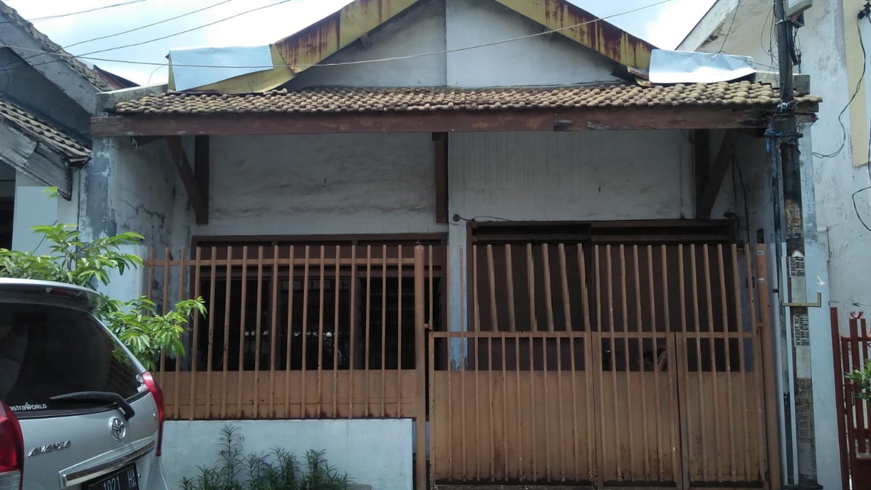 Rumah jalan Serayu Surabaya