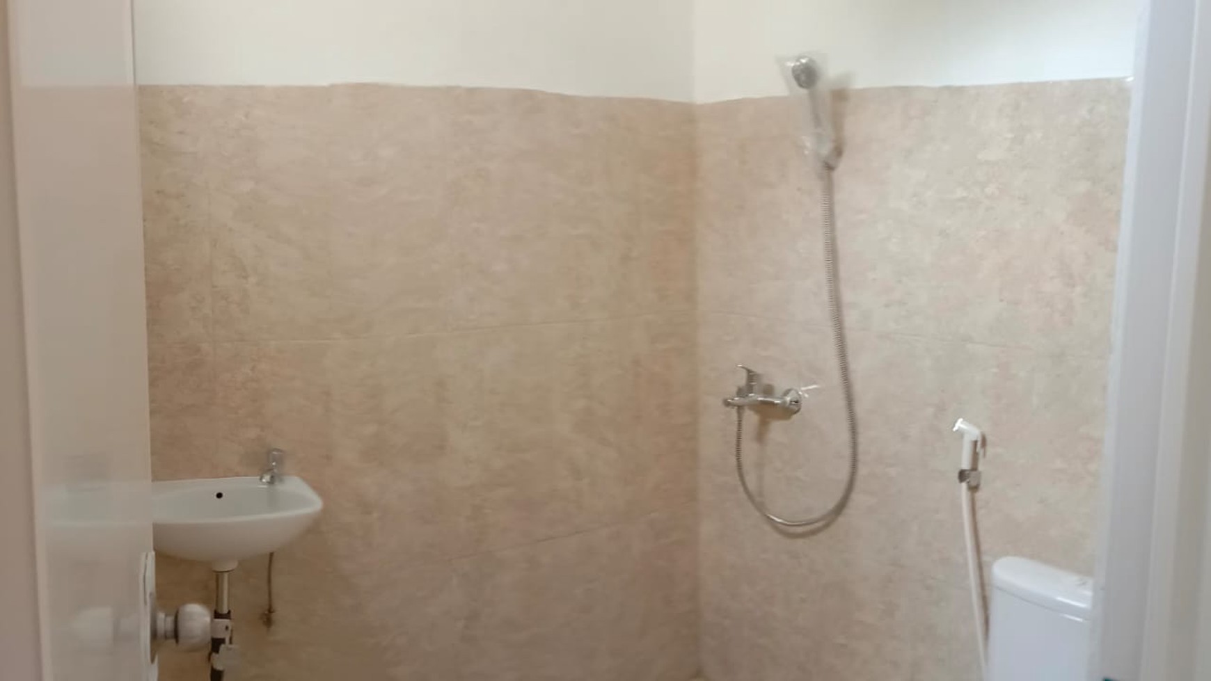 Rumah Siap Huni, CANTIK, dan Hunian Asri @Kucica, Bintaro