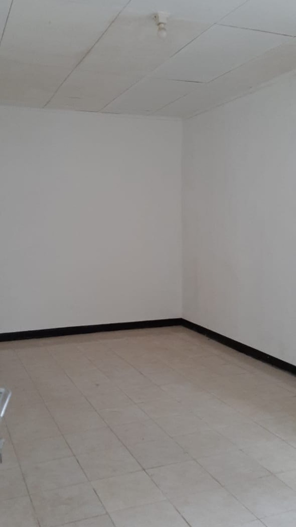RUMAH ASRI HOEK SIAP HUNI AKSES JALAN LEBAR DI AREA BINTARO JAYA SEKTOR 3A