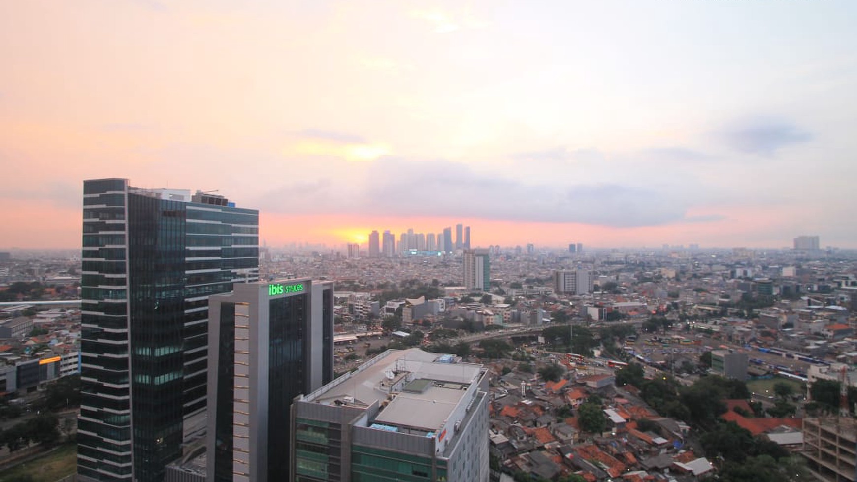 Apartemen tengah kota The Boulevard - Jl Fachrudin tanah abang jakarta pusat Luas 48m2
