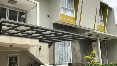 Dijual rumah dalam cluster, full furnished, dan siap tinggal.