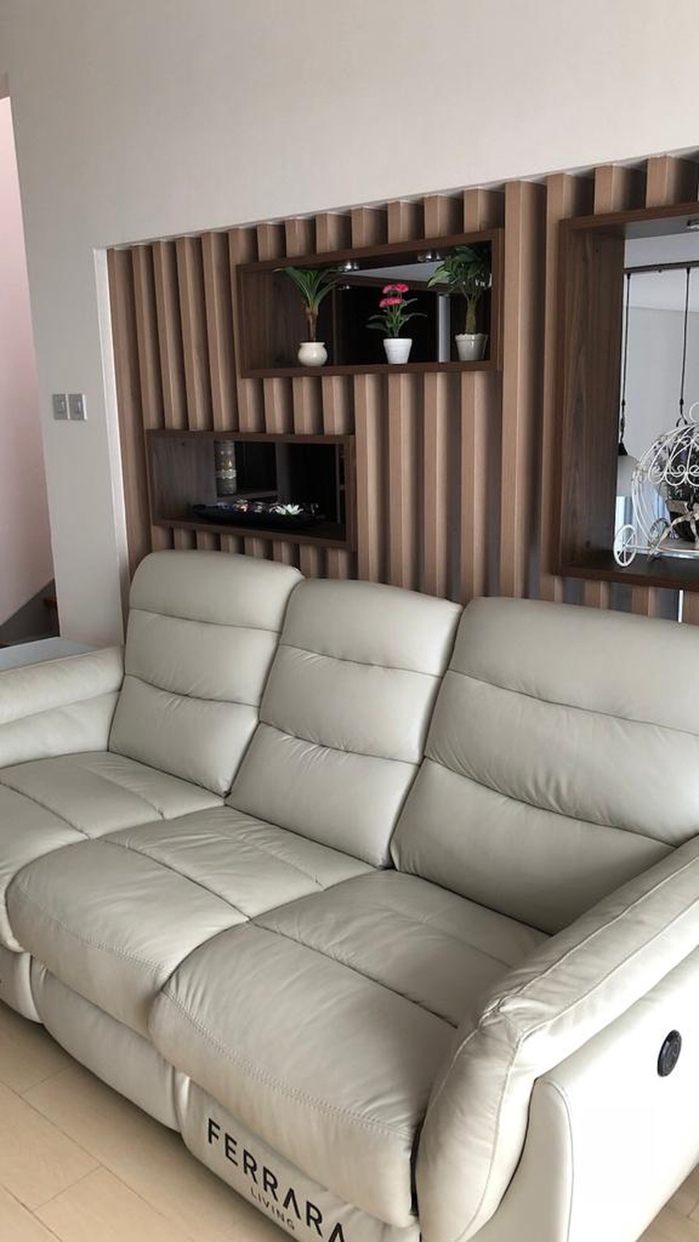Dijual rumah dalam cluster, full furnished, dan siap tinggal.