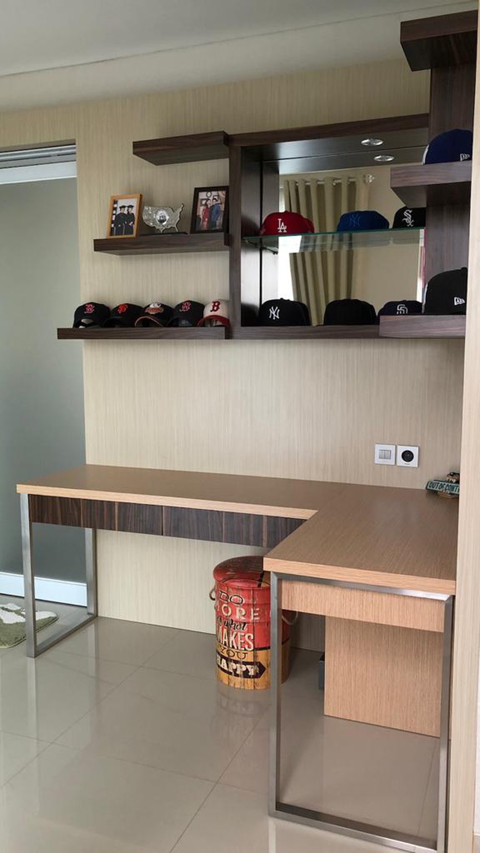 Dijual rumah dalam cluster, full furnished, dan siap tinggal.