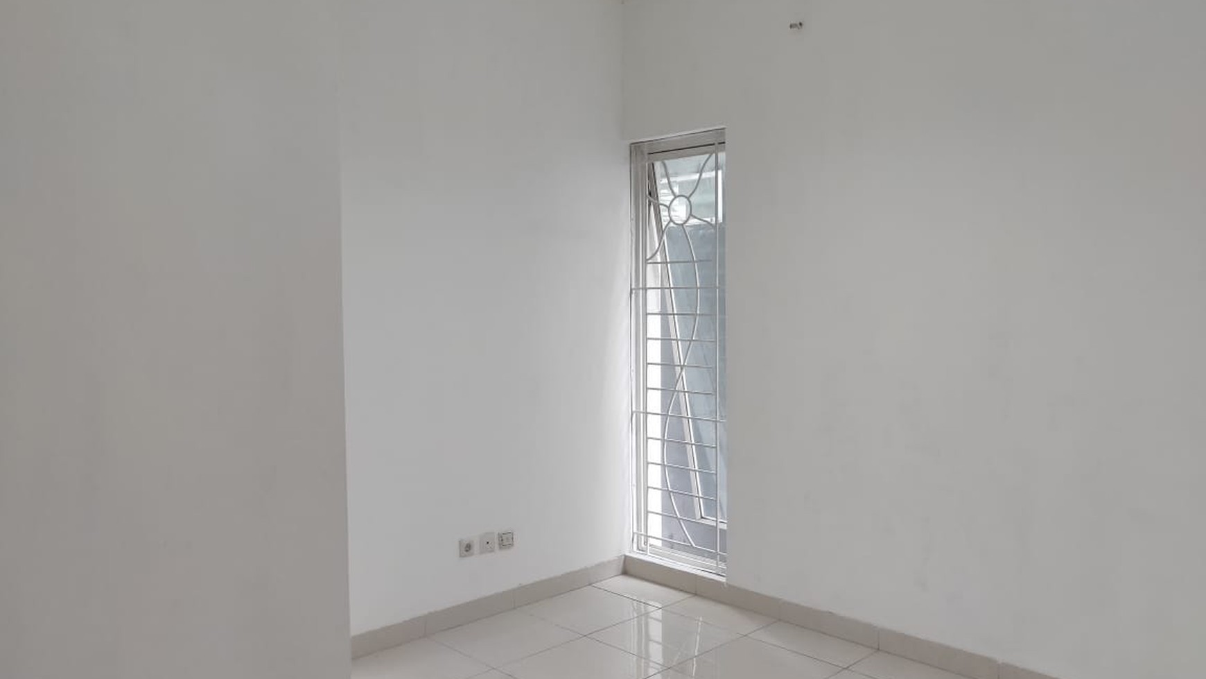 Rumah Siap Huni, Hunian Nyaman, dan Lingkungan Hijau Asri @Emerald View, Bintaro