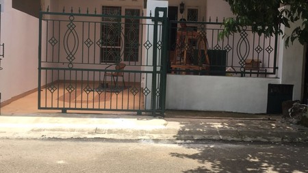 Rumah siap huni di Bintaro Jaya sektor 9