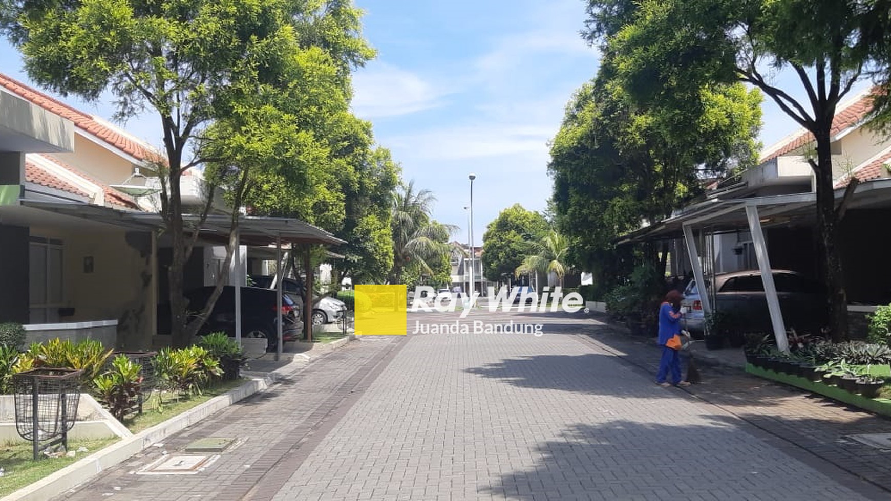 TERJUAL Rumah Cantik Minimalis Kota Baru Parahyangan