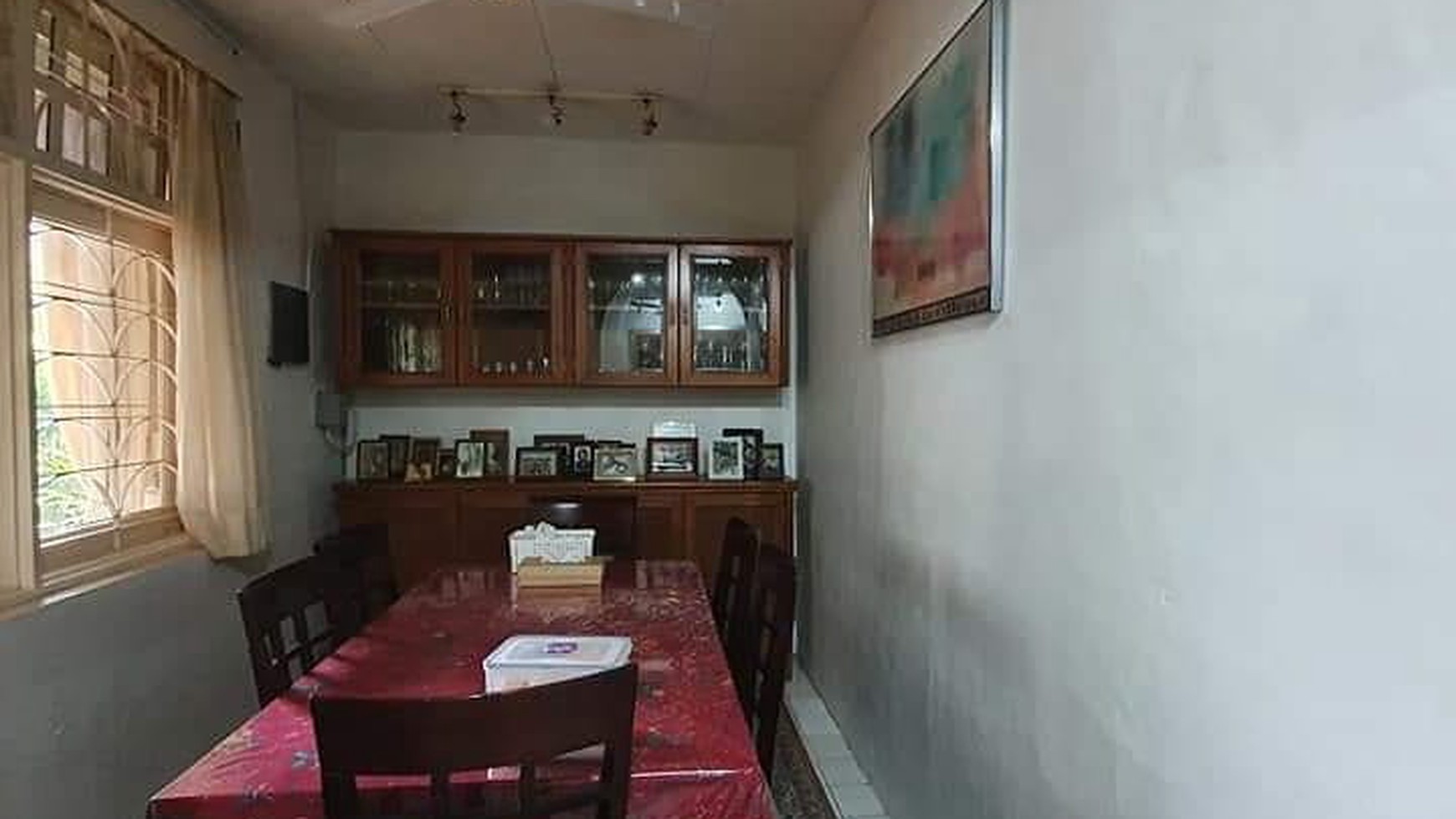 Dijual Rumah Asri Komplek Strategis Cinere.