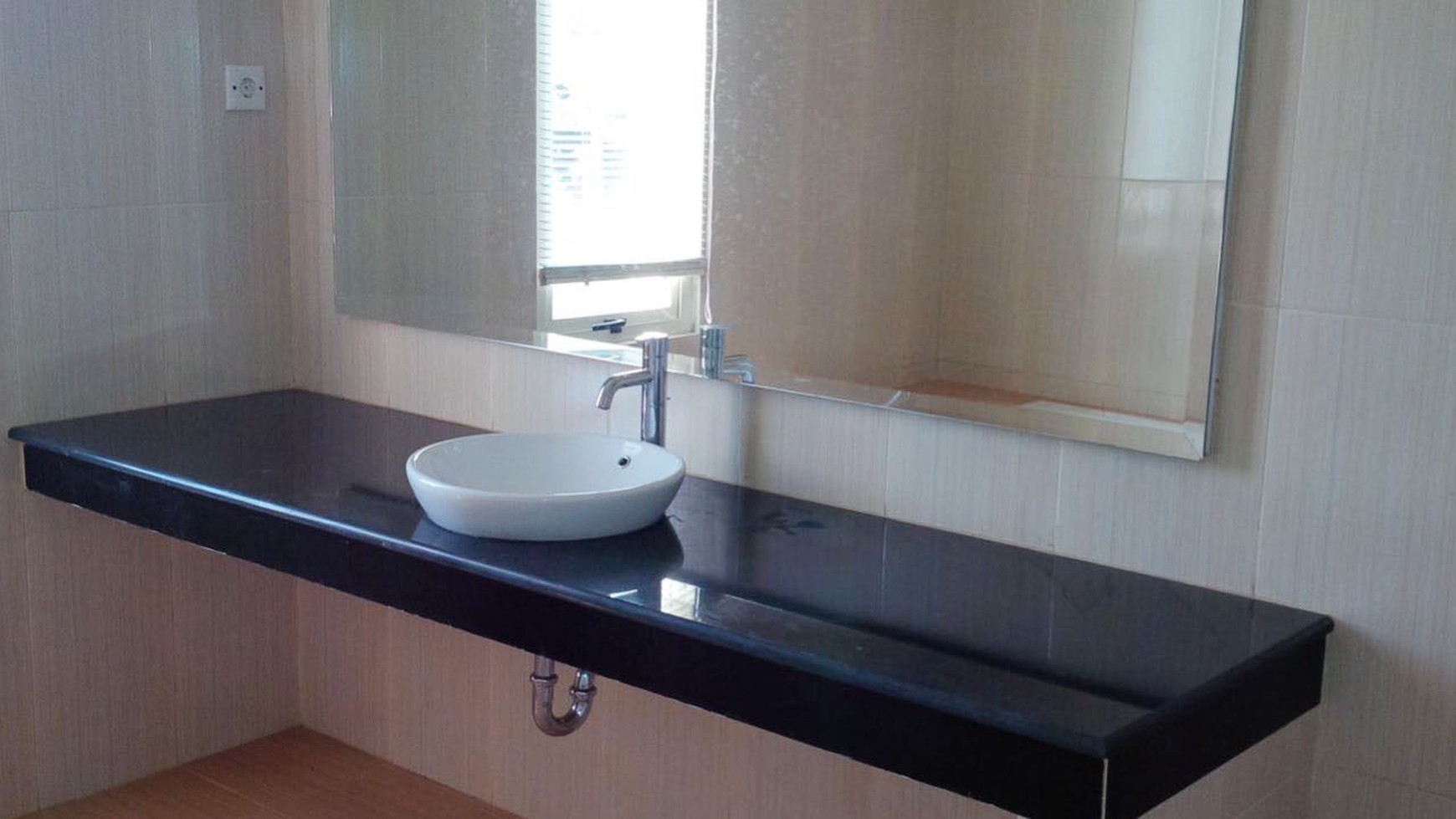 Rumah Fully Furnished dan Bagus Siap Huni di Kebayoran Village, Bintaro Sektor 7