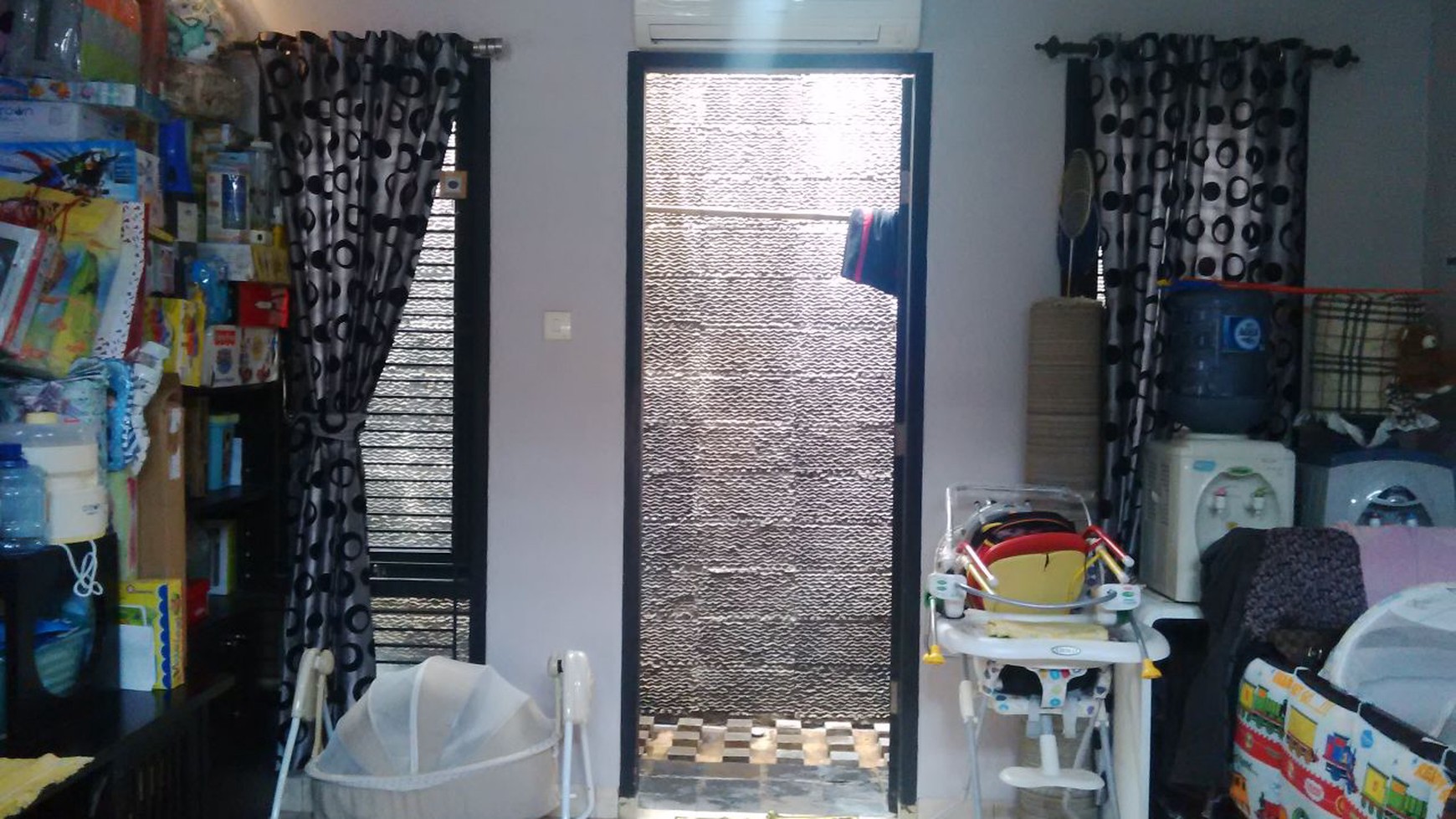 Rumah siap huni,nyaman di Cipadu, minimalis, sdh direnov..tenang, tidak banjir