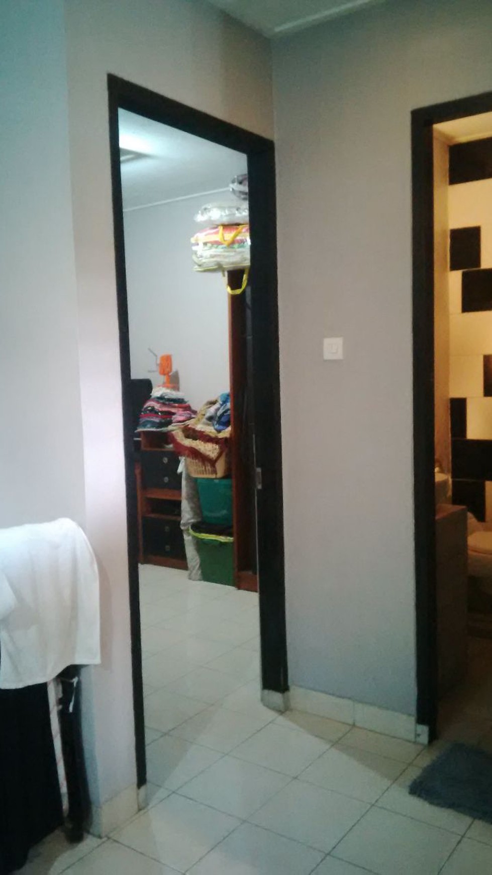 Rumah siap huni,nyaman di Cipadu, minimalis, sdh direnov..tenang, tidak banjir