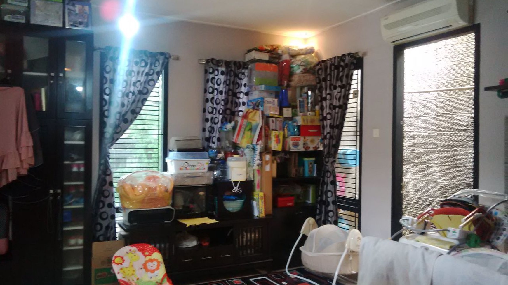 Rumah siap huni,nyaman di Cipadu, minimalis, sdh direnov..tenang, tidak banjir