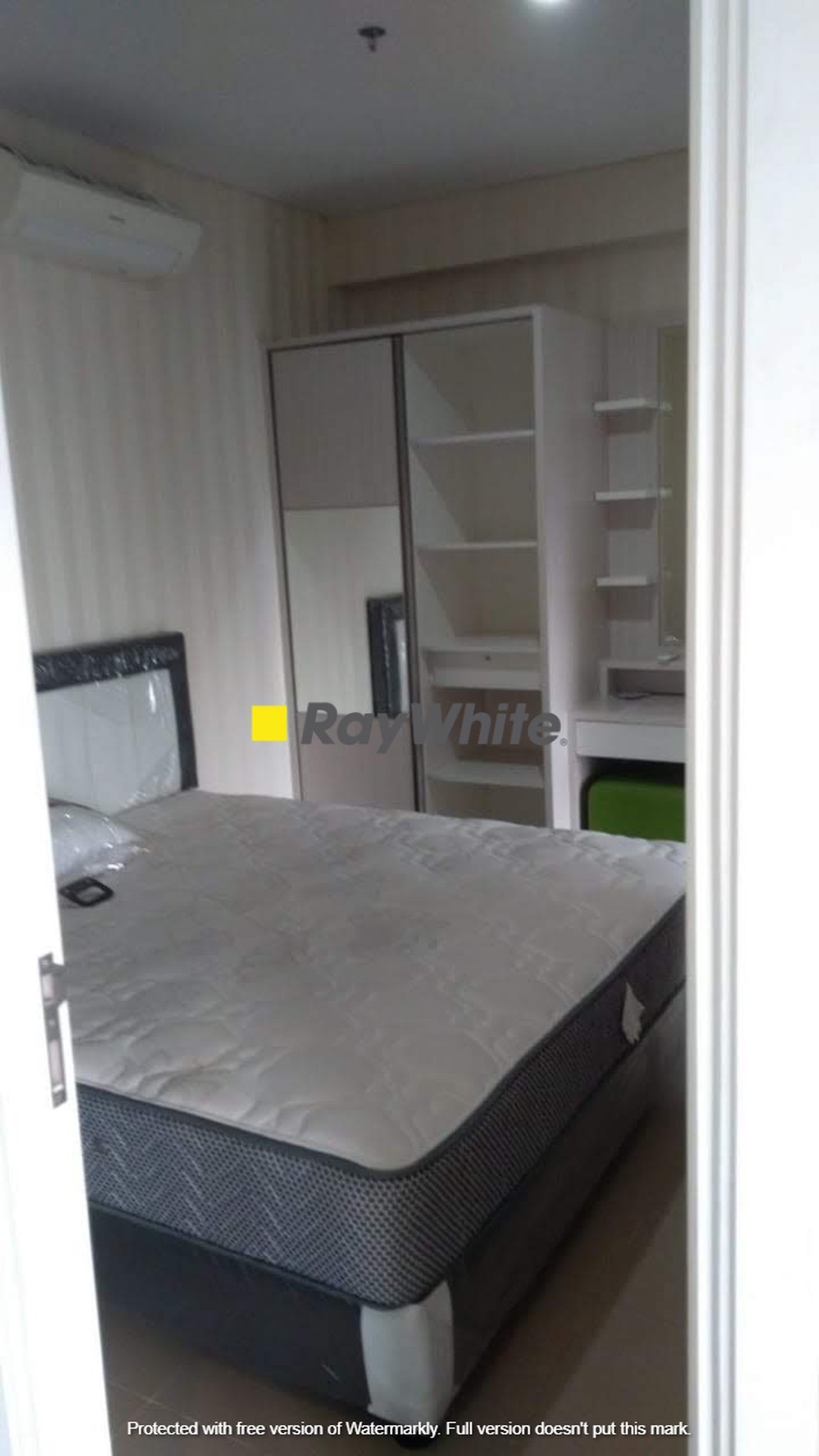 Di Jual Murah Apartemen Metro Park Residence.