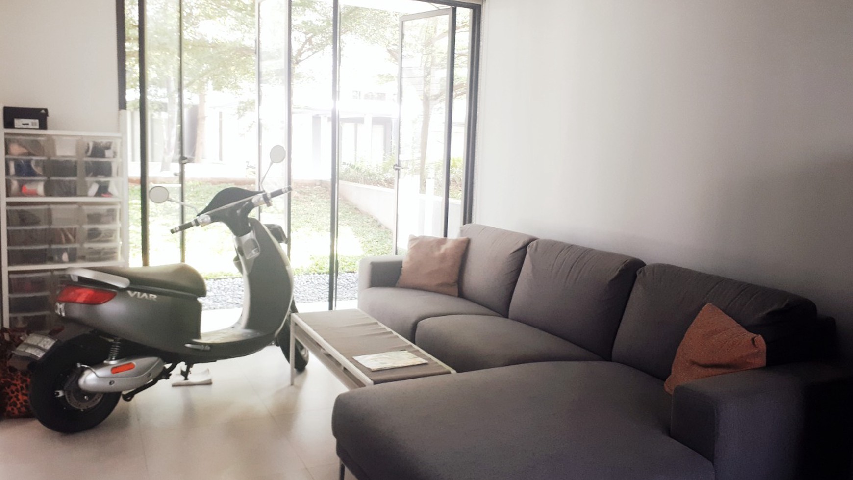 Rumah Modern Tropic di Selatan Jakarta