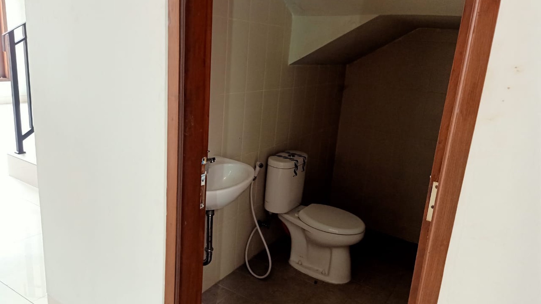 Rumah Cantik Modern Minimalis di Mega Cinere