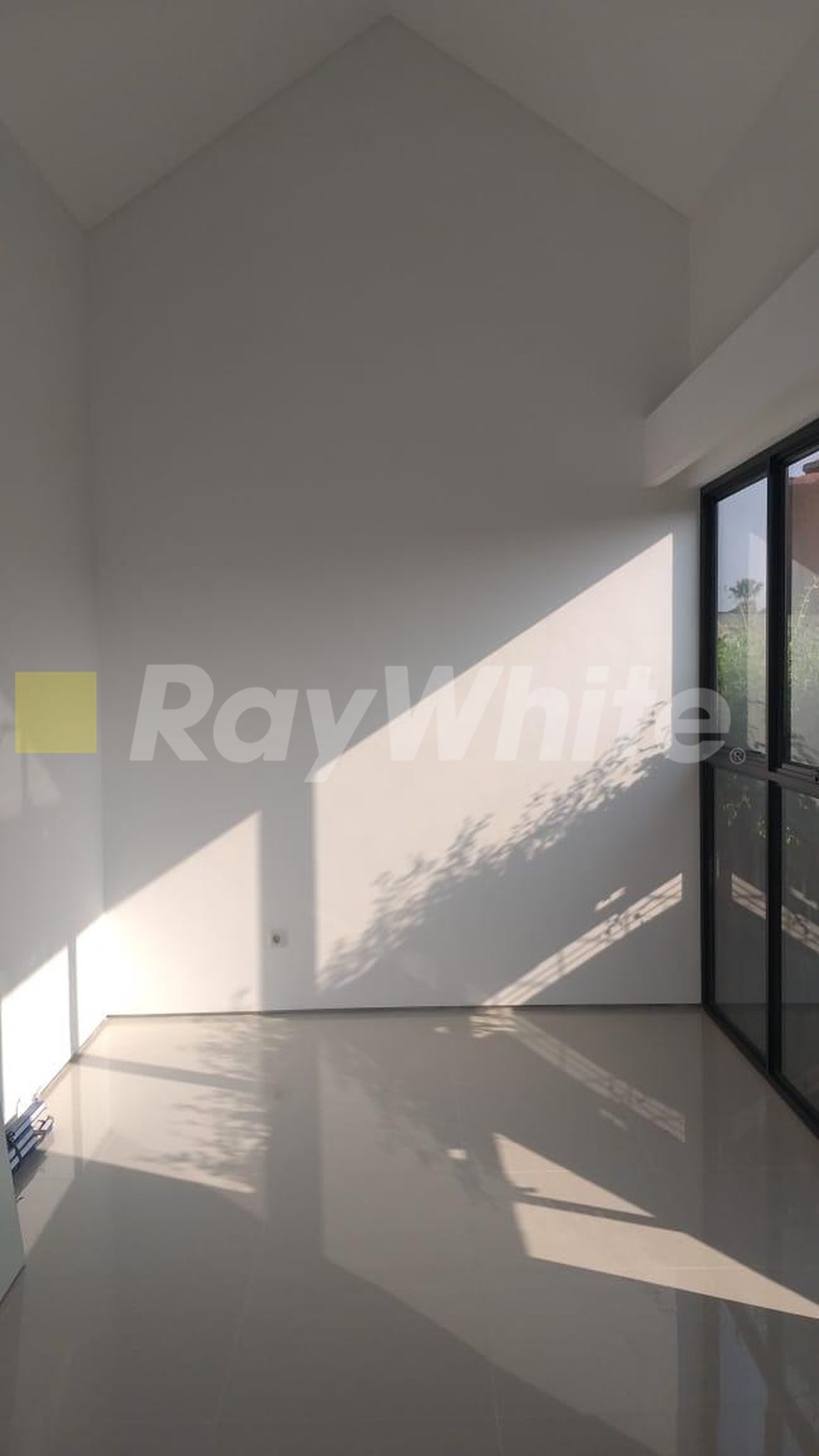 Rumah Modern Tropis Akses Tol di Cinere