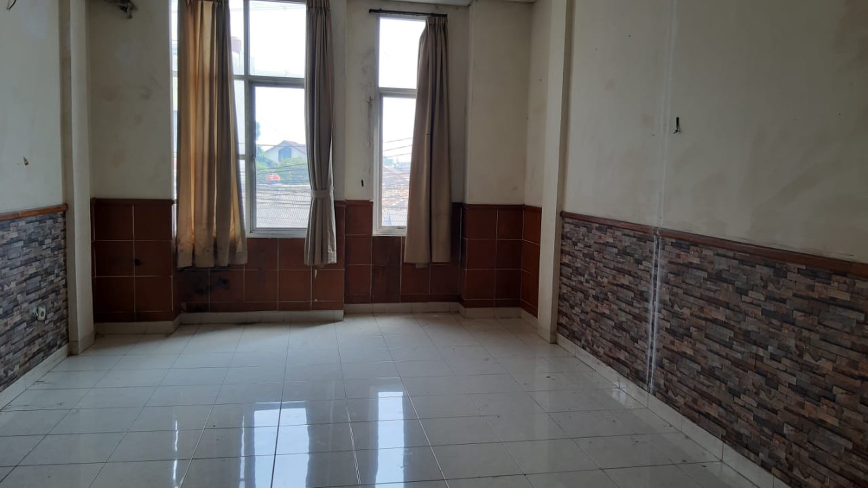 Disewakan Ruko Strategis Di Pinggir Jalan Ceger, Pondok Aren, Tangerang Selatan