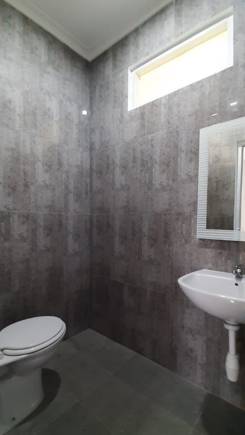 Rumah cantik siap huni di bintaro