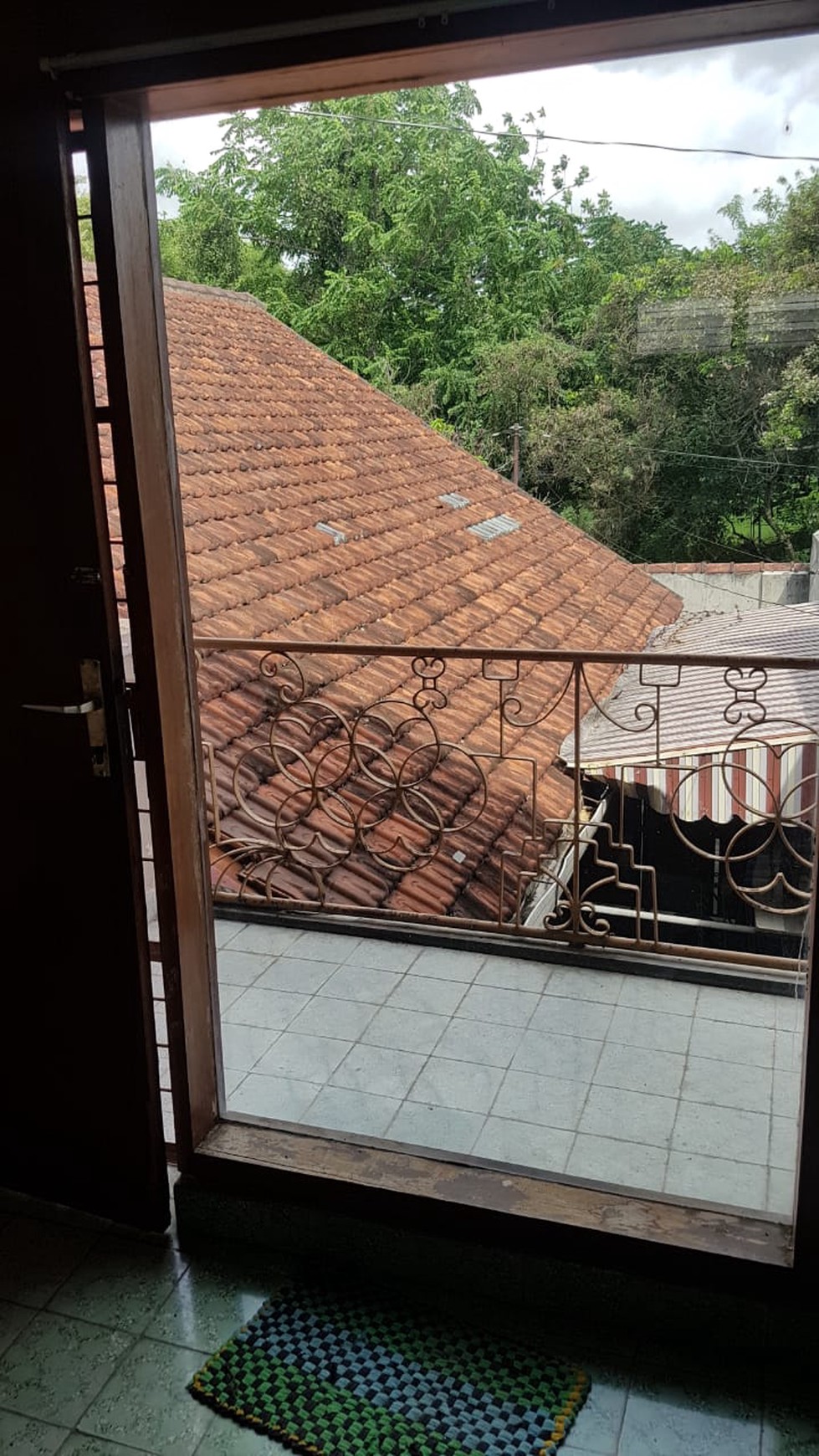 RUMAH COCOK UNTUK KELUARGA, ATAU GUEST HOUSE, DI SAMIRONO LAMA