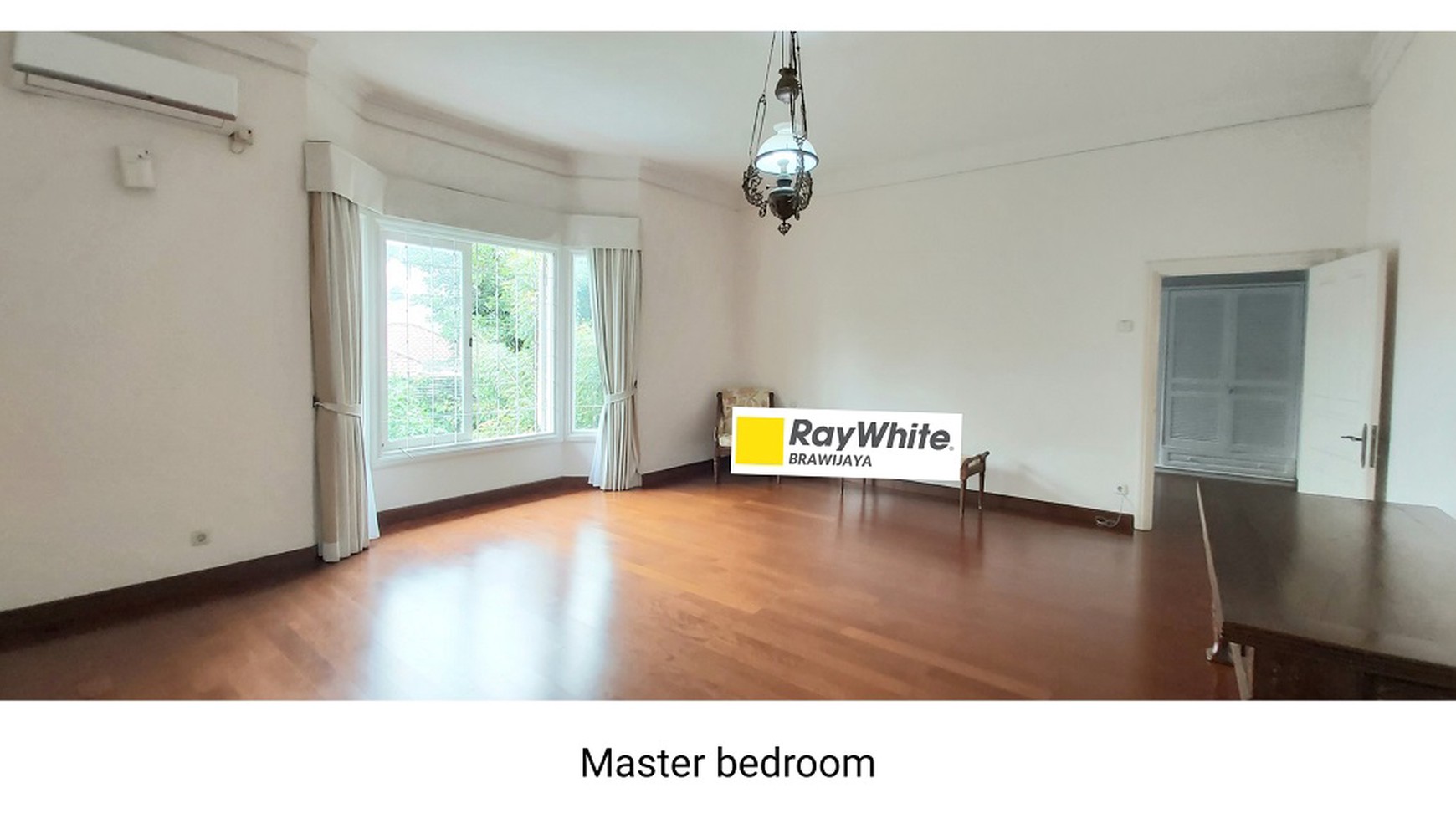 Rumah di Kavling Polri Ragunan, Pasar Minggu, Jakarta Selatan, Private Pool, Luas Tanah 1050 m2