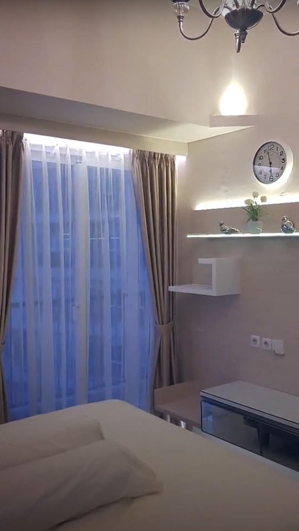 Apartemen Type Studio Interior seperti kamar hotel, Casa De Parco, Luas 33m2