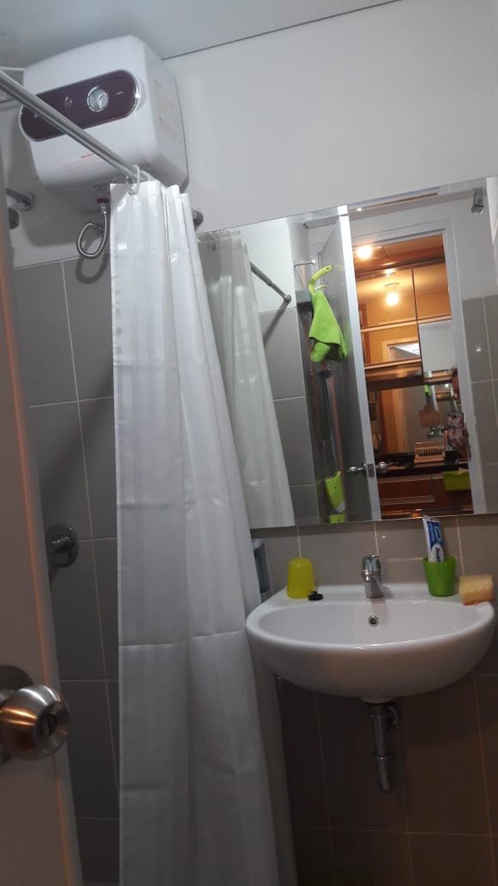 Apartemen Siap Pakai, Fully Furnished, dan Strategis @Apartemen Altiz, Bintaro