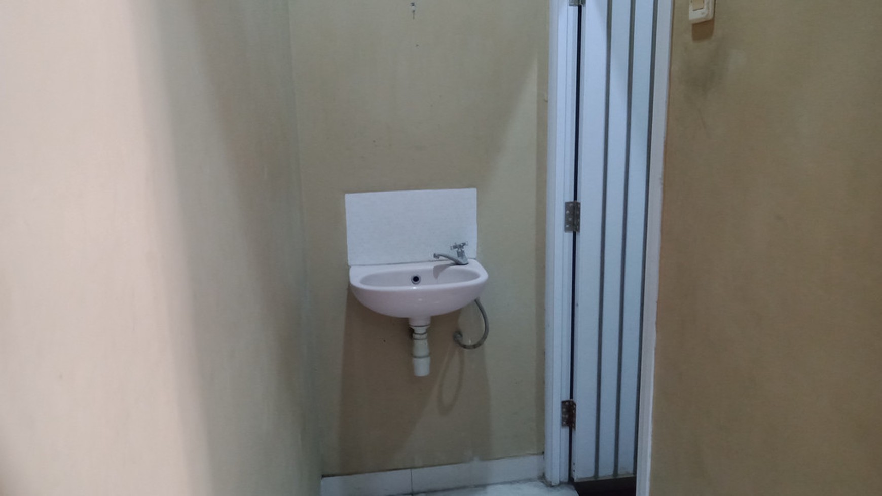 RUANG USAHA/KANTOR DI JL MANGKUYUDAN, YOGYAKARTA