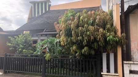 RUMAH CANTIK COCOK UNTUK KELUARGA DI JL MAGELANG KM 5, DEKAT TVRI, JCM