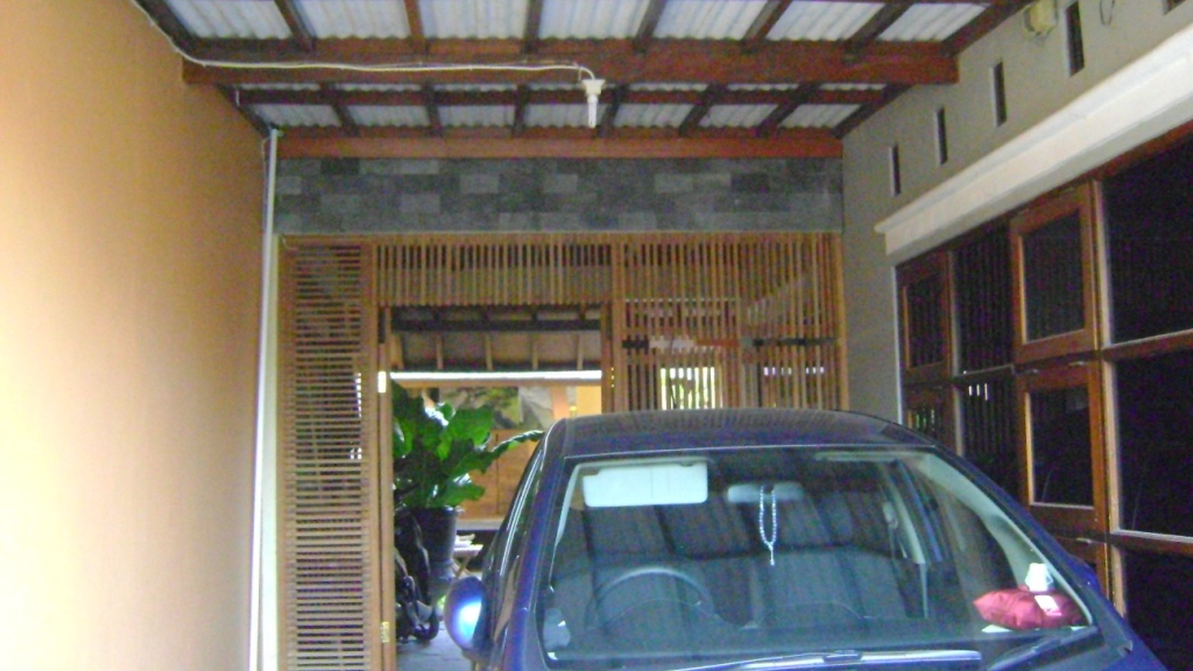 RUMAH CANTIK COCOK UNTUK KELUARGA DI JL MAGELANG KM 5, DEKAT TVRI, JCM