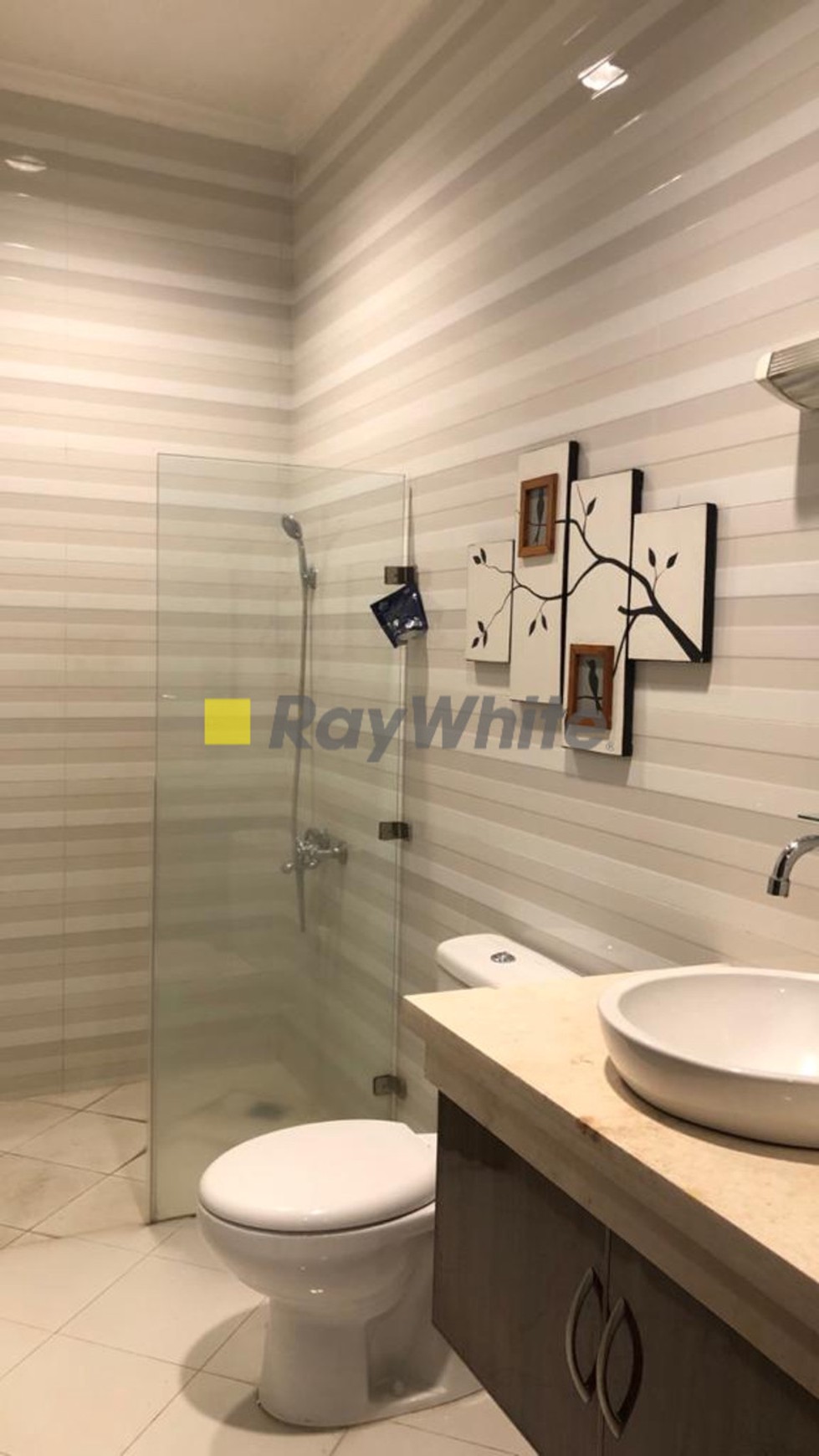 Rumah Baru Semi Furnished di Pejaten, Jakarta Selatan.