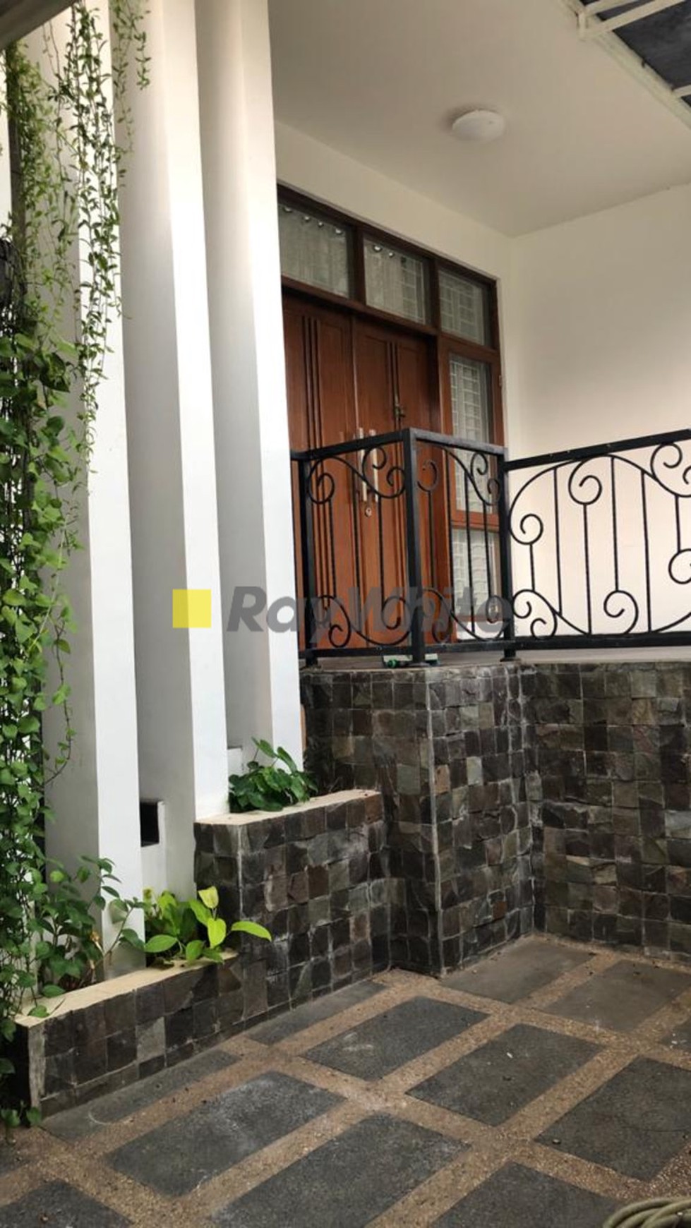 Rumah Baru Semi Furnished di Pejaten, Jakarta Selatan.