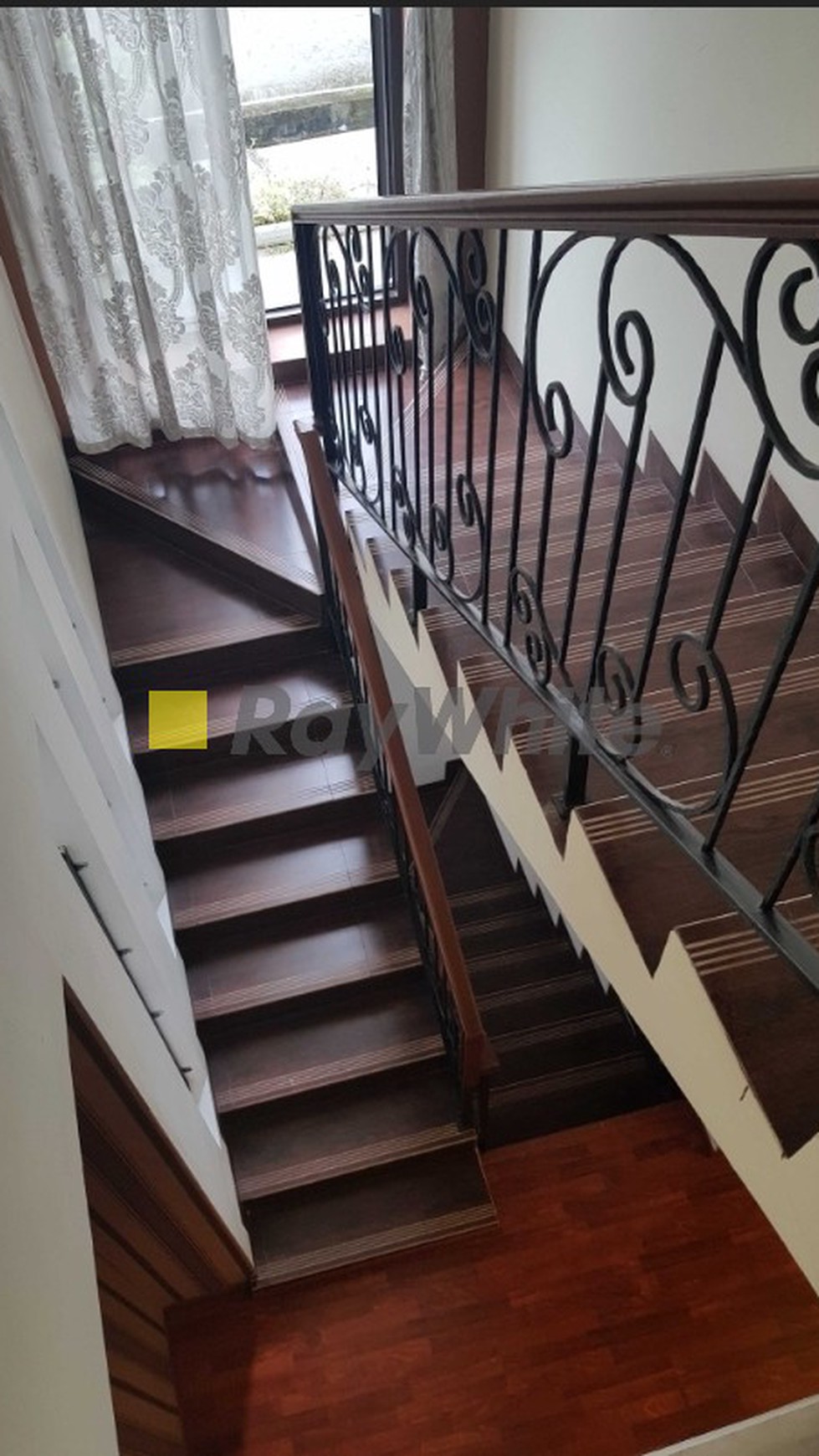 Rumah Baru Semi Furnished di Pejaten, Jakarta Selatan.