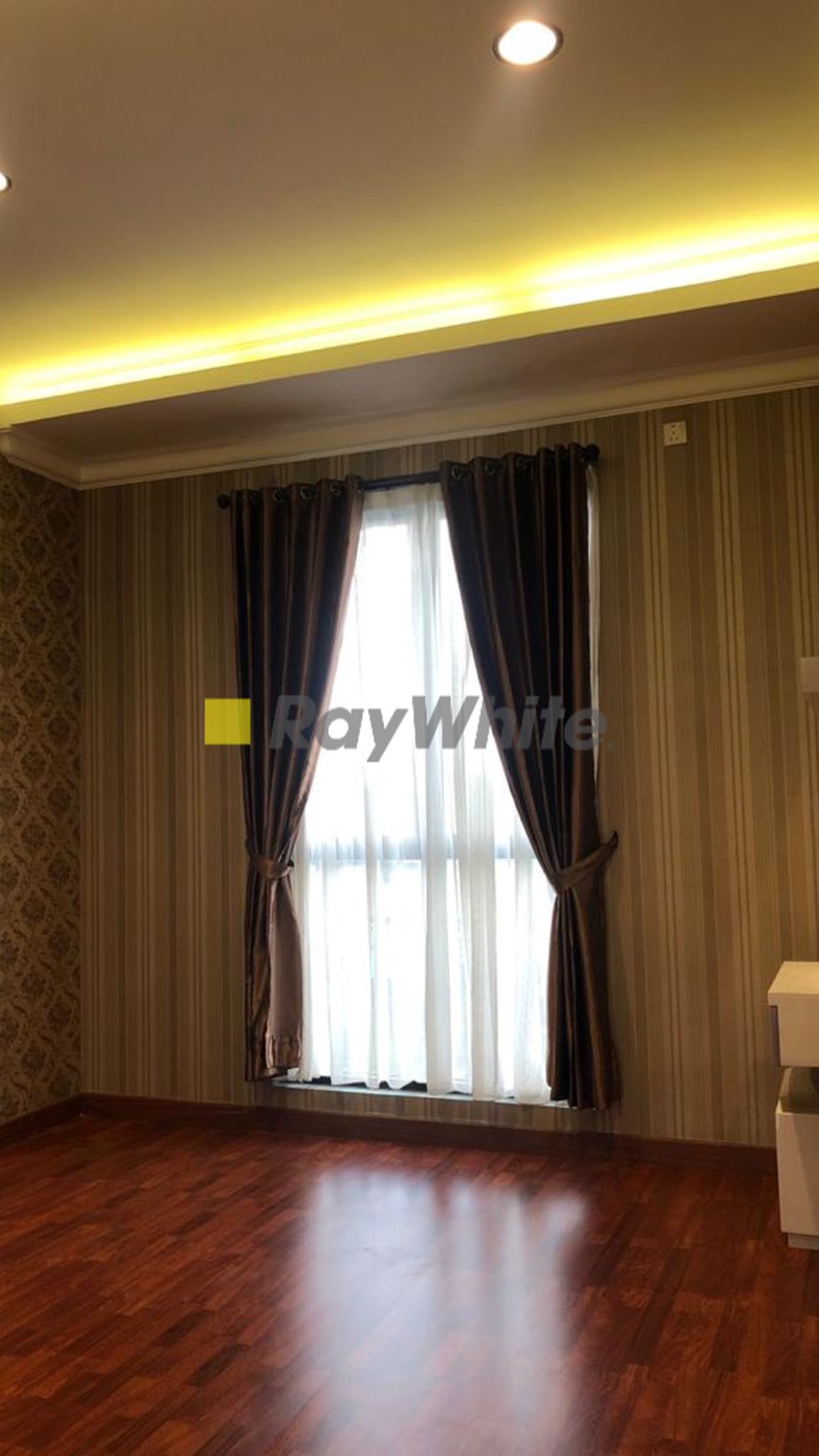 Rumah Baru Semi Furnished di Pejaten, Jakarta Selatan.