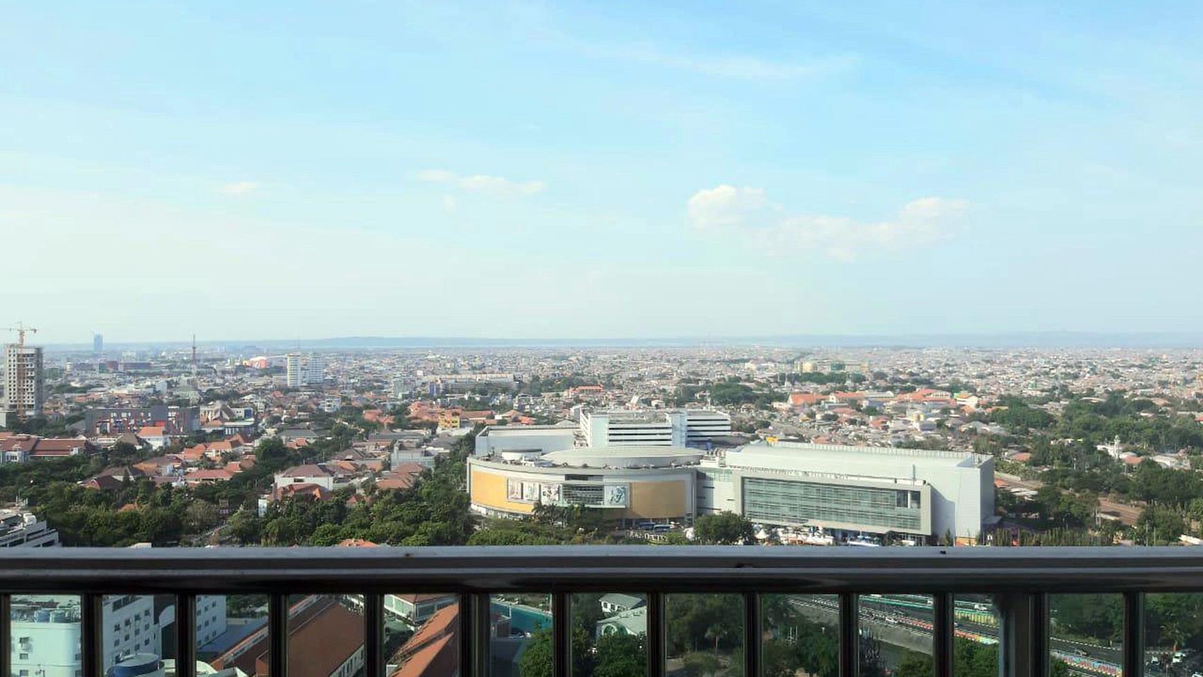 Jual Apartemen TRILLIUM (Lokasi Strategis di Pusat Kota, Depan Surabaya Plaza), Full Furnish, Design Interior Mewah & Elegant, View Kota & Suramadu